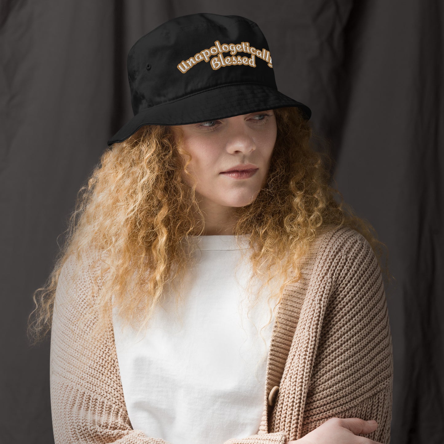 Unpologetically Blessed Organic bucket hat - Black/Beige print