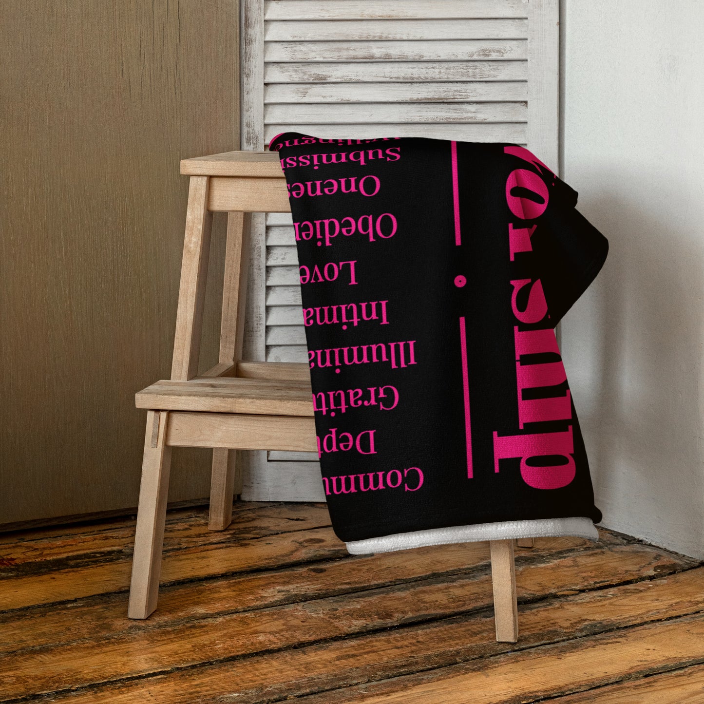 Worship inspirational plush towel - Black/Pink